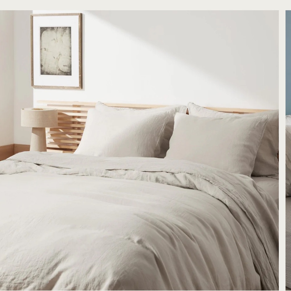 PARACHUTE
Linen Duvet Cover COLOR BONE
SIZE FULL/QUEEN $330 NWOT